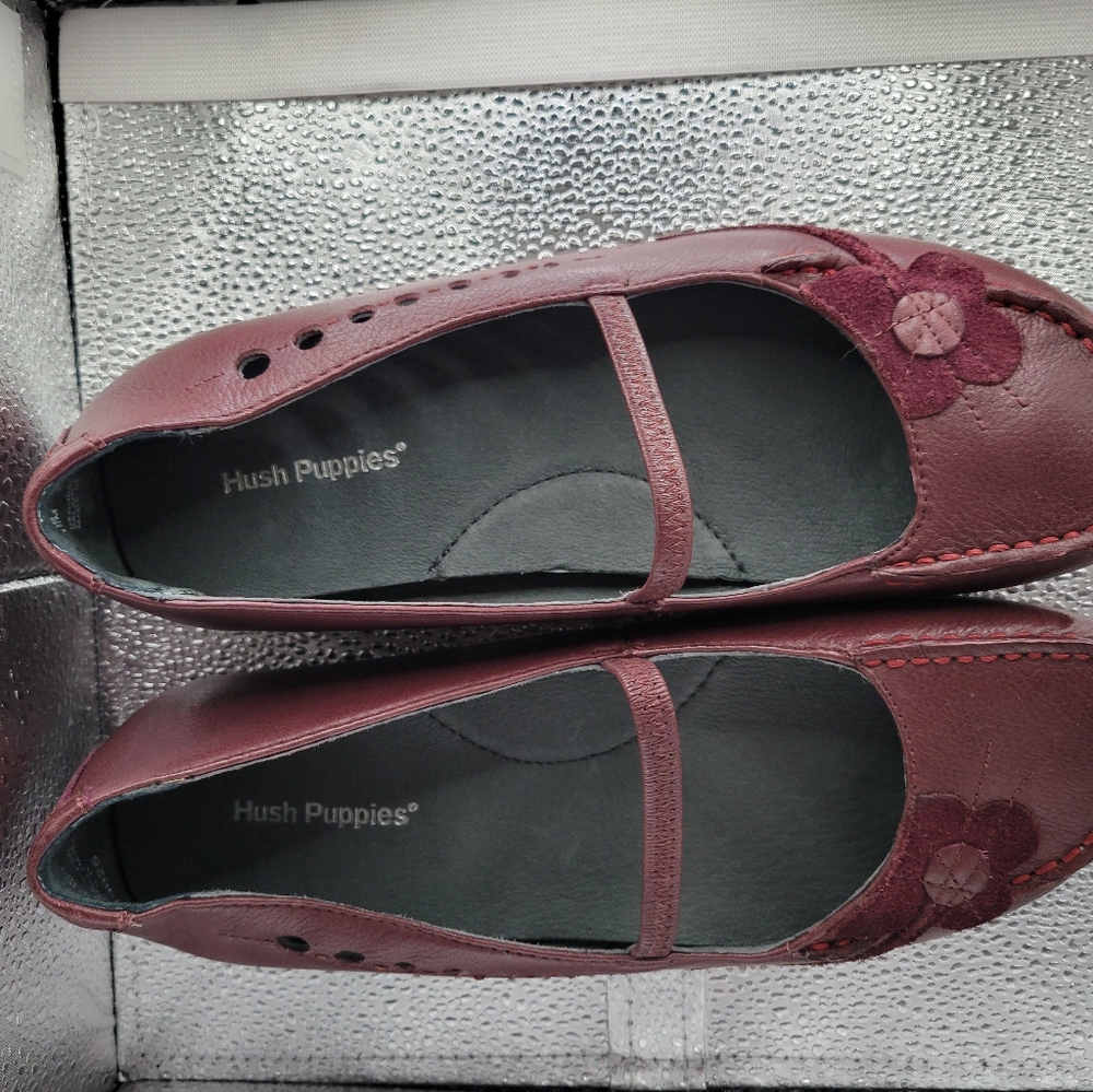 Hush Puppies Women's Mulberry / Plum Leather Flats 7.5 NIB